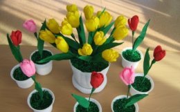 Оригинальные поделки из гофрированной бумаги своими руками: цветы Оригинальные поделки из гофрированной бумаги своими руками: цветы